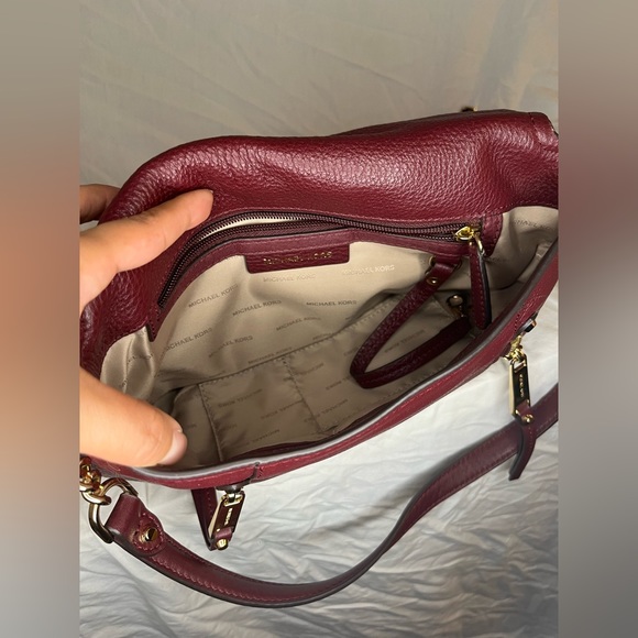NWOT Michael Kors MK Evie Medium Pebbled Leather Shoulder Bag Burgundy - Picture 7 of 12